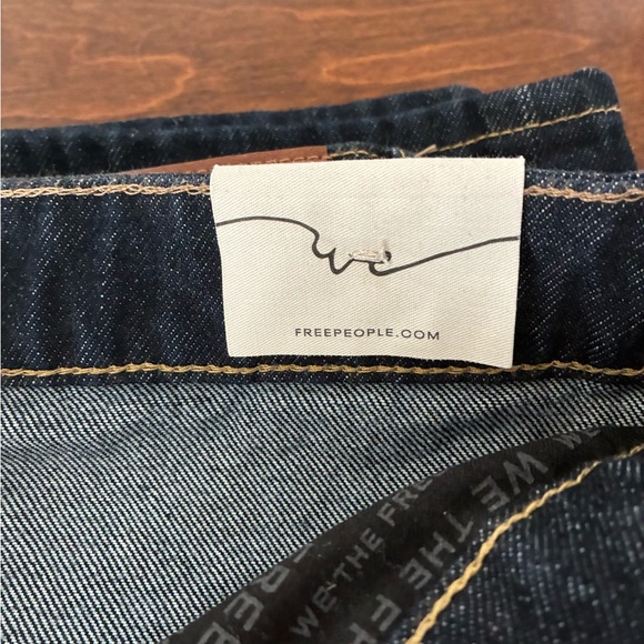 Free People Deep Trance Dark Blue Boyfriend Jeans - Picture 4 of 4